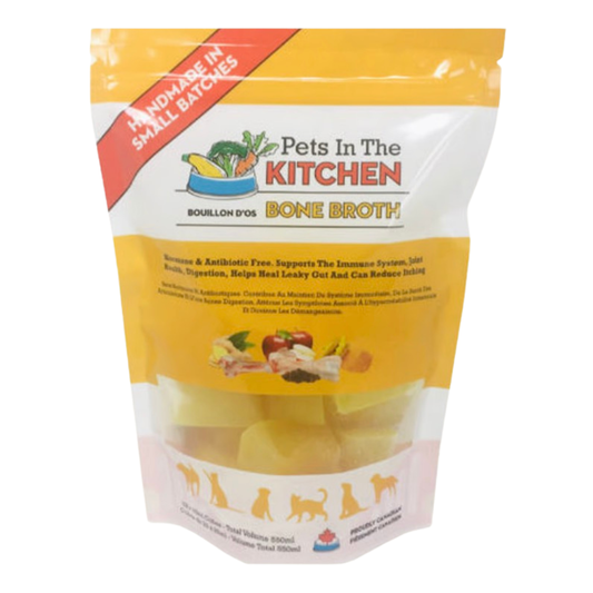 PETS IN THE KITCHEN | Bouillon d'os de porc - Supplément pour chiens. Solution Nutrition Animale, votre référence en alimentation animale au Québec.